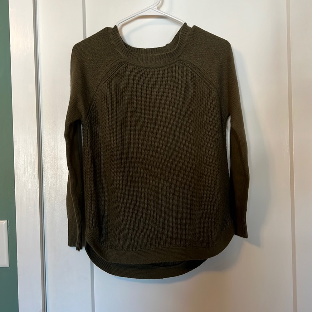 Iike new olive sweater